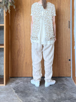 qiri / 木漏れ日　back ribbn blouse (サンド)