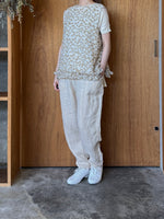 qiri / 木漏れ日　back ribbn blouse (サンド)