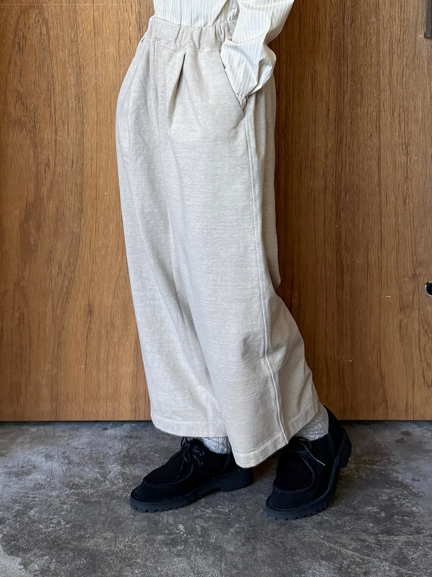 CLOSELY / tucked easy wide pants (camel-beige)