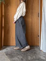 Vlas Blomme / C/L Buff ワイドテーパードパンツ(D.Gray)