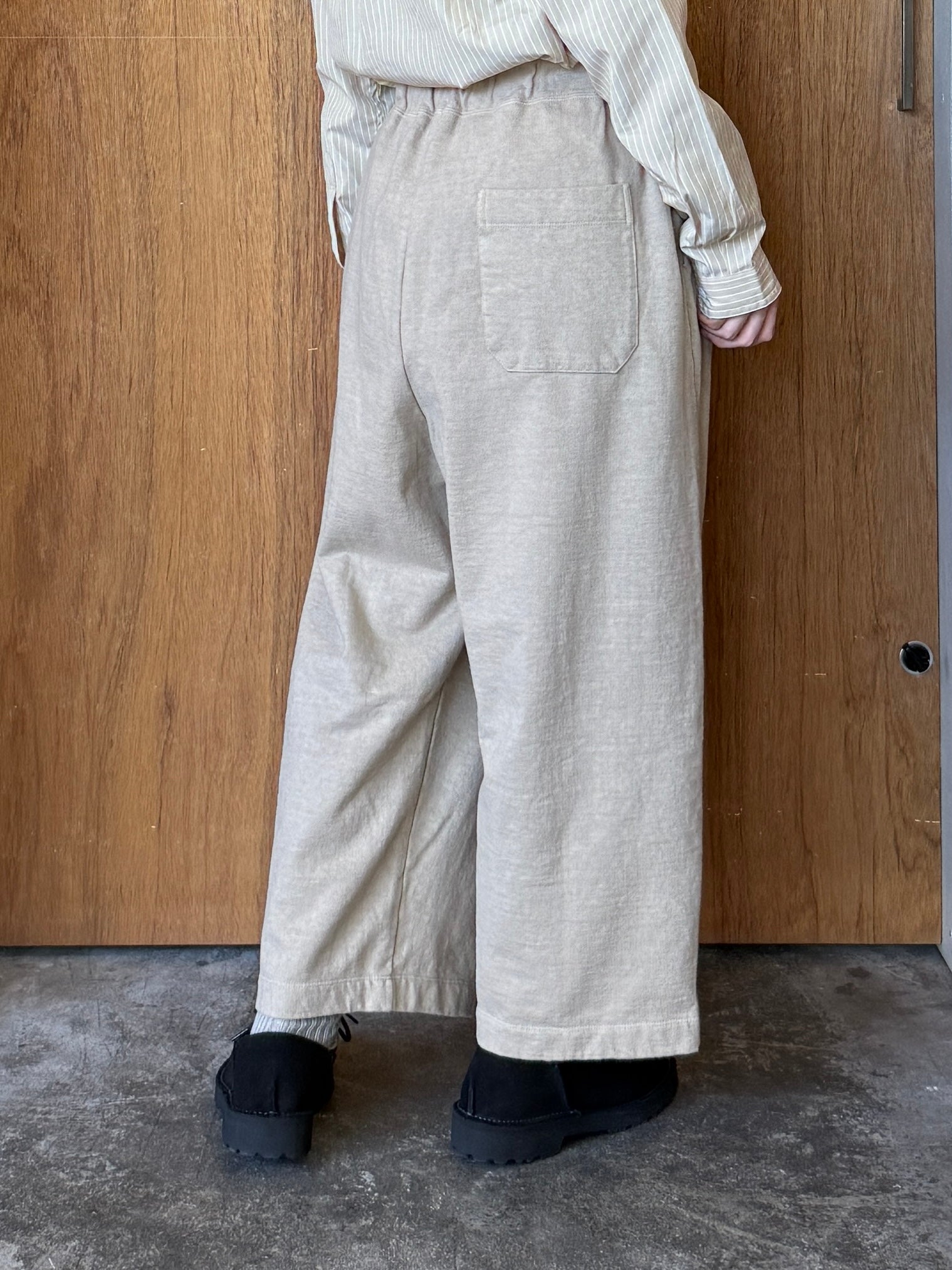 CLOSELY / tucked easy wide pants (camel-beige)