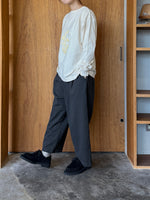 CLOSELY / tucked easy wide pants (charcoal)