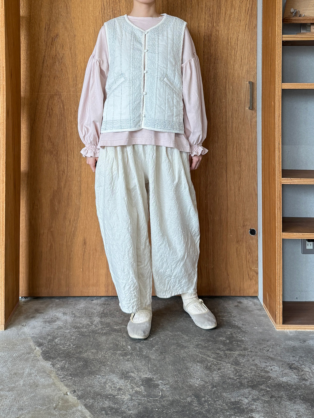 tumugu / コットンサテンキルト ベスト（KINARI）