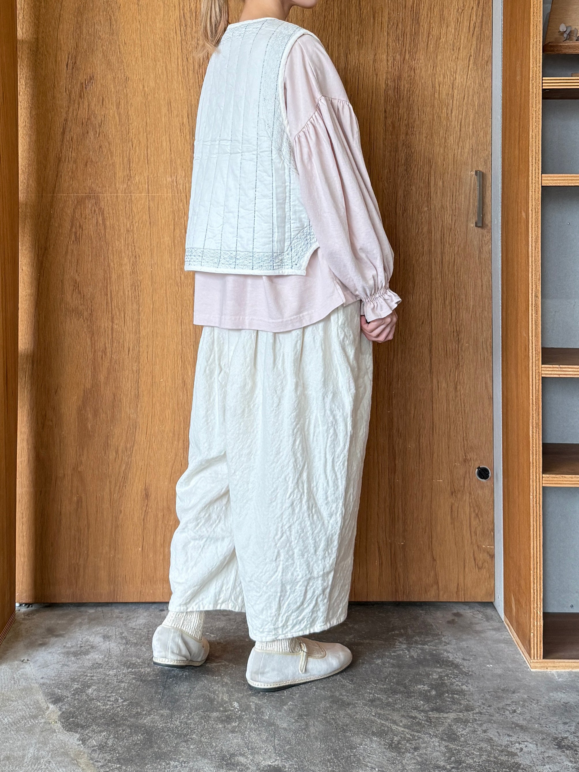 ROBE de PEAU / CAMILLE WOOL TUCK PANTS (WHITE)