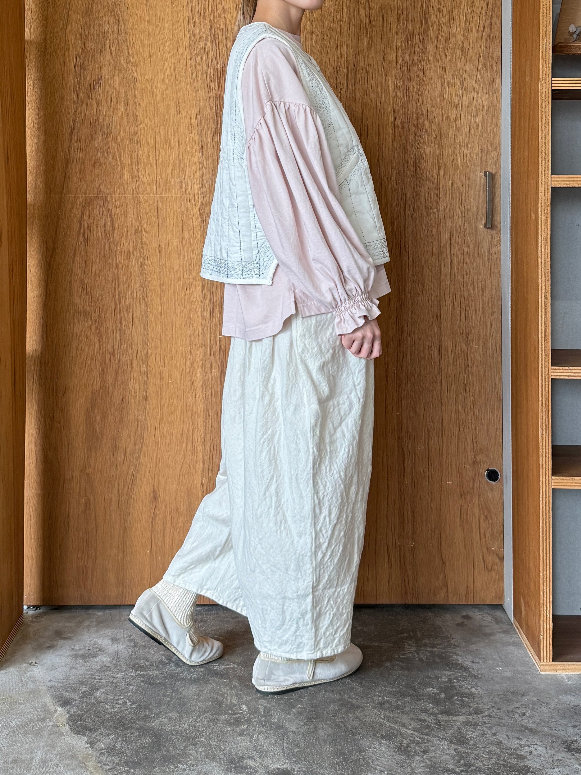 ROBE de PEAU / CAMILLE WOOL TUCK PANTS (WHITE)