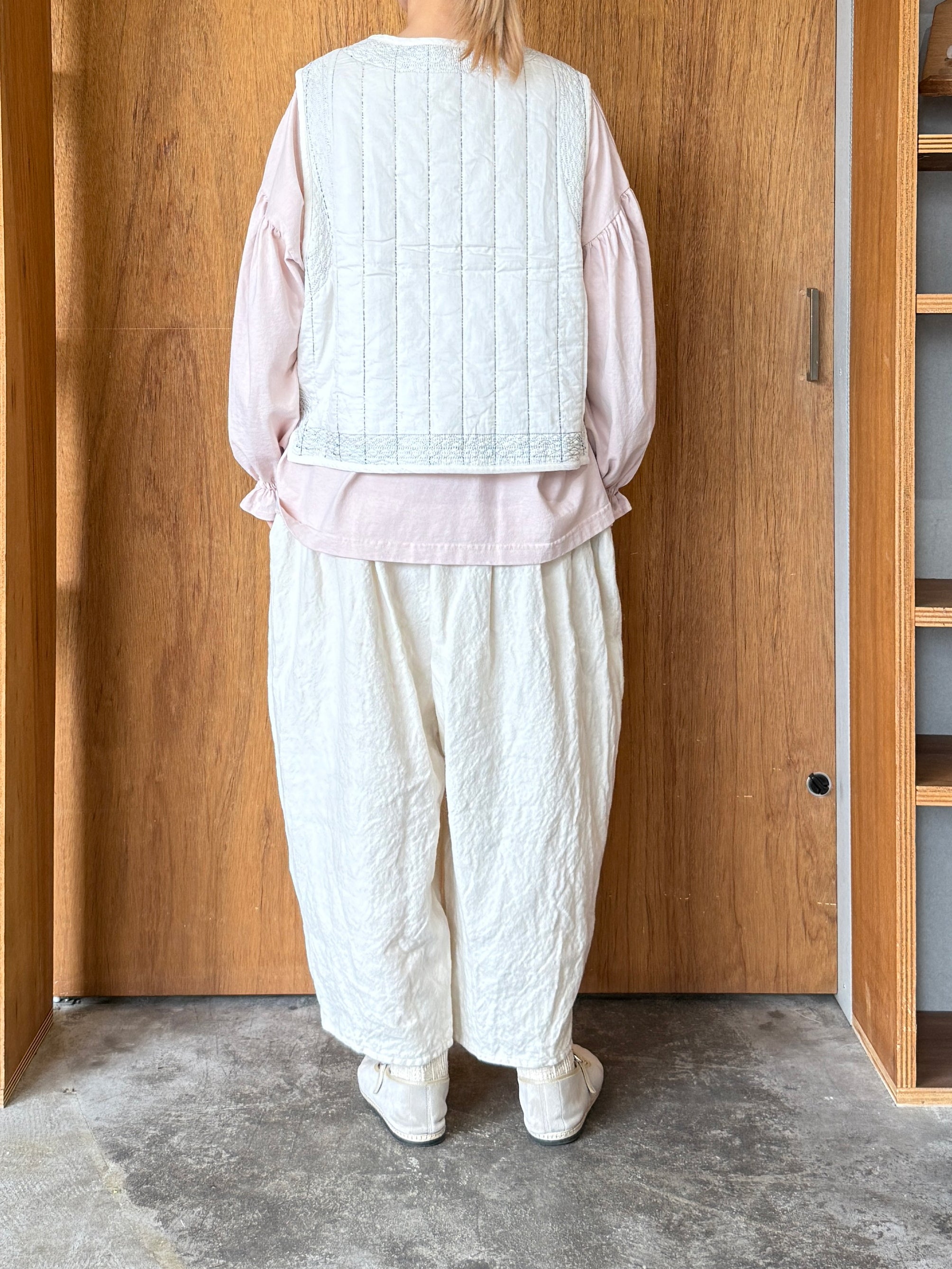 ROBE de PEAU / CAMILLE WOOL TUCK PANTS (WHITE)