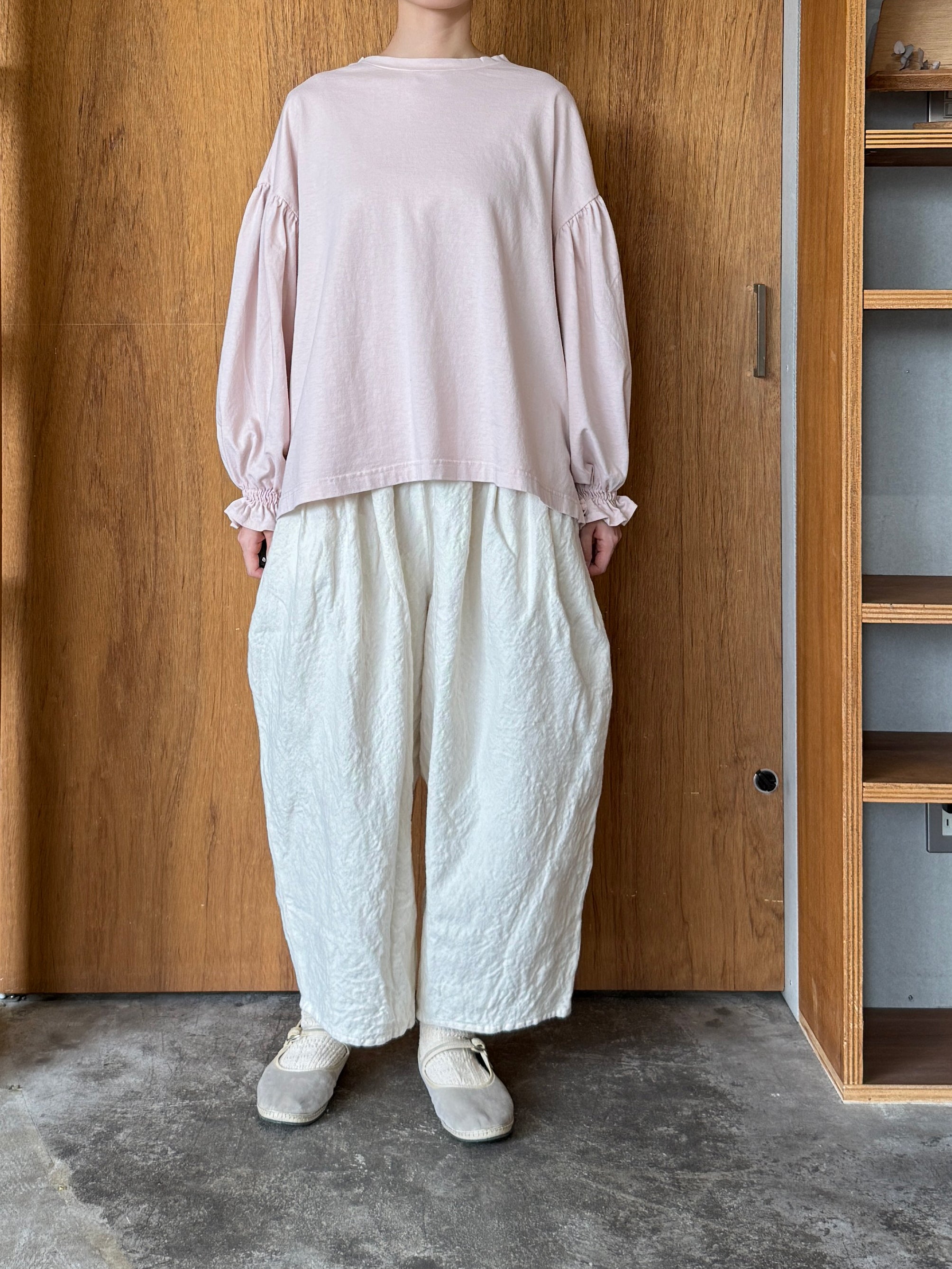 ROBE de PEAU / CAMILLE WOOL TUCK PANTS (WHITE)