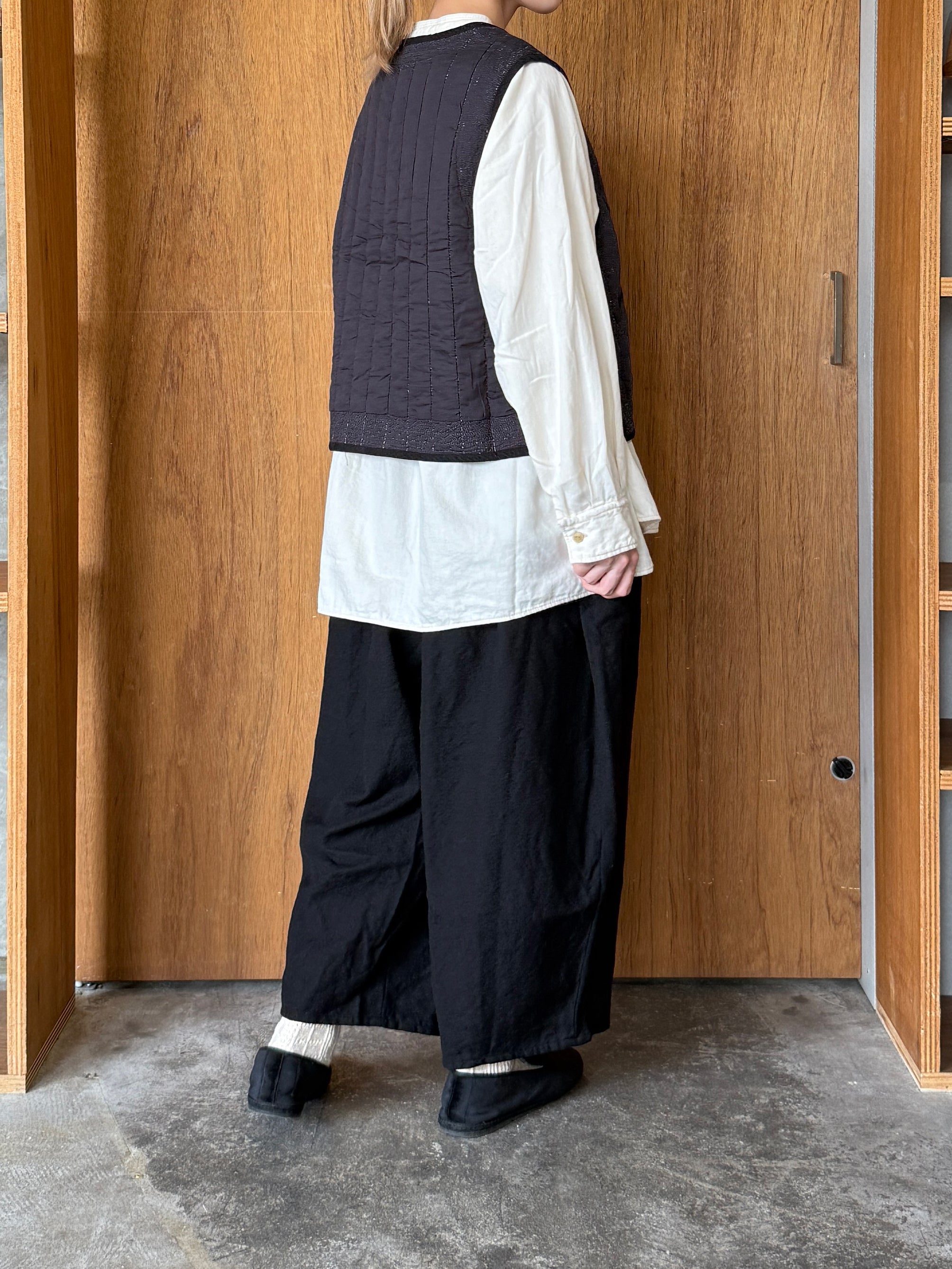 Re arrival!!　ROBE de PEAU / CAMILLE WOOL TUCK PANTS (BLACK)