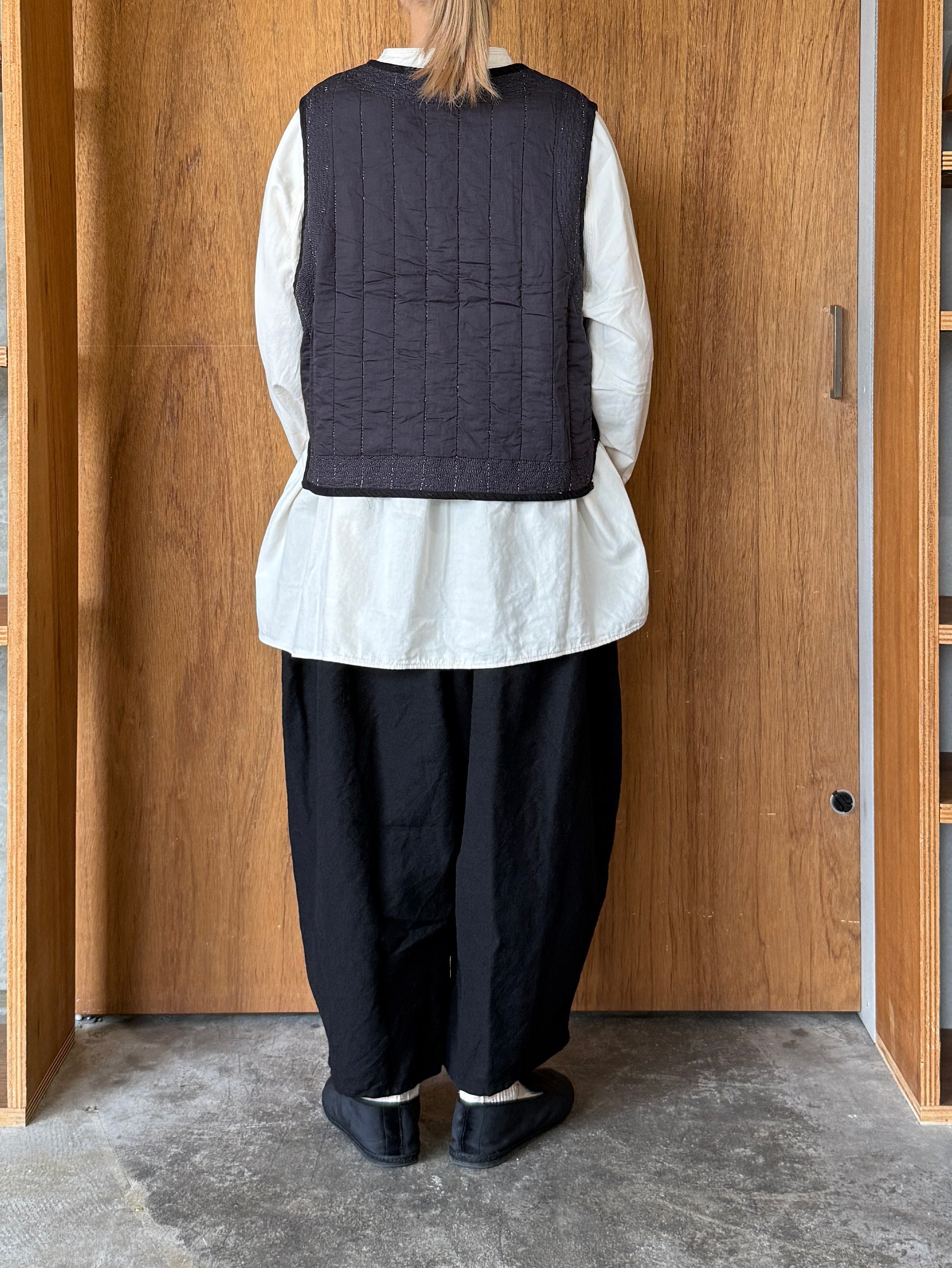 Re arrival!!　ROBE de PEAU / CAMILLE WOOL TUCK PANTS (BLACK)