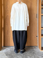 Re arrival!!　ROBE de PEAU / CAMILLE WOOL TUCK PANTS (BLACK)