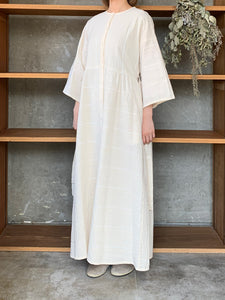 【SALE】qiri / embroidery jacquard one-piece (キナリ)