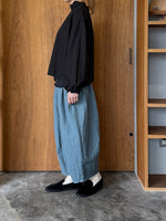 ROBE de PEAU / CAMILLE WOOL TUCK PANTS (GRAYISH BLUE)