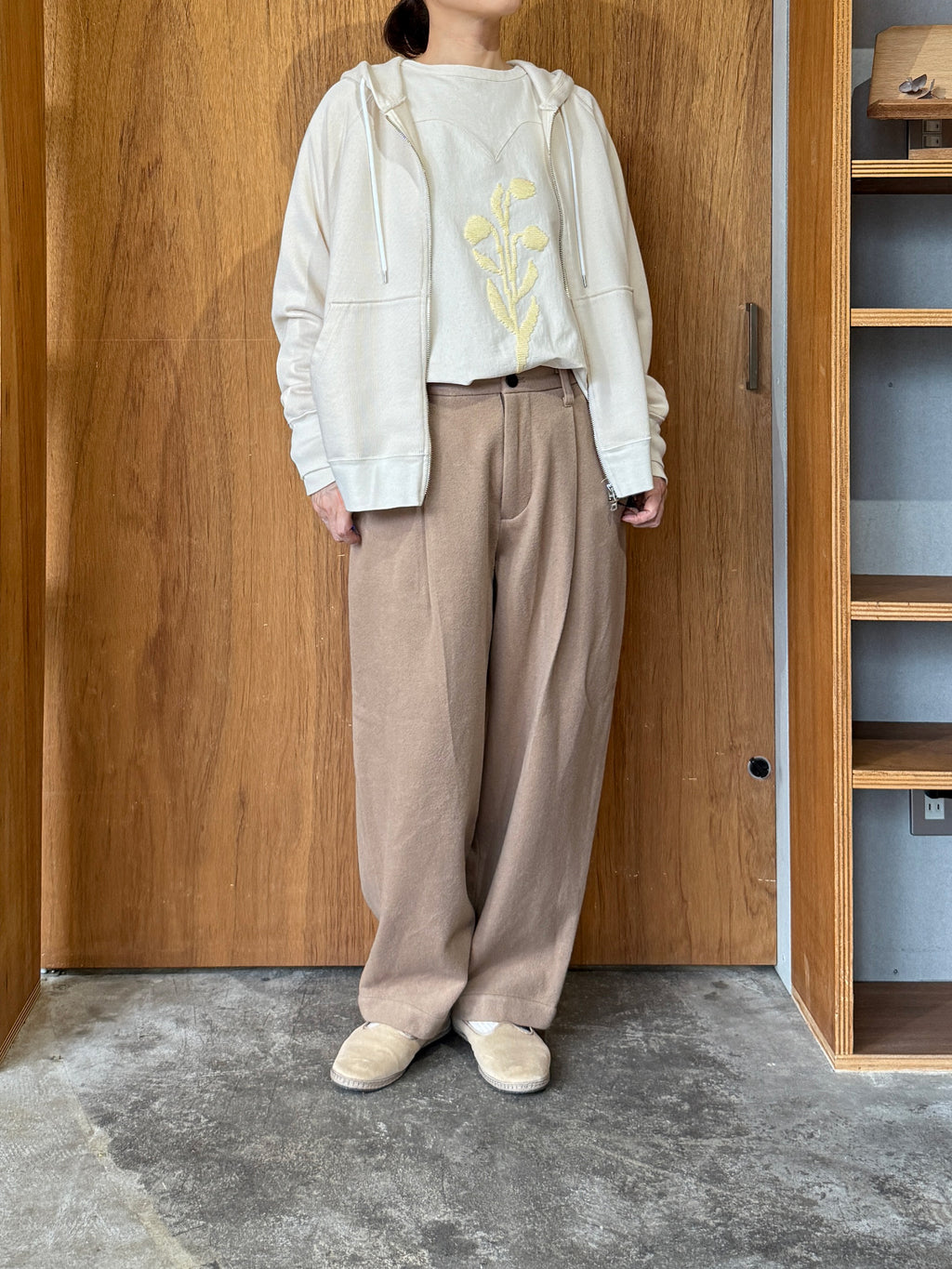 TISSU / カシミヤビーバー タックストレートPT（モカ）