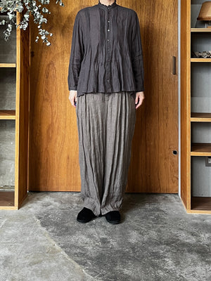 suzuki takayuki / pin-tuck blouse（dark bronze）