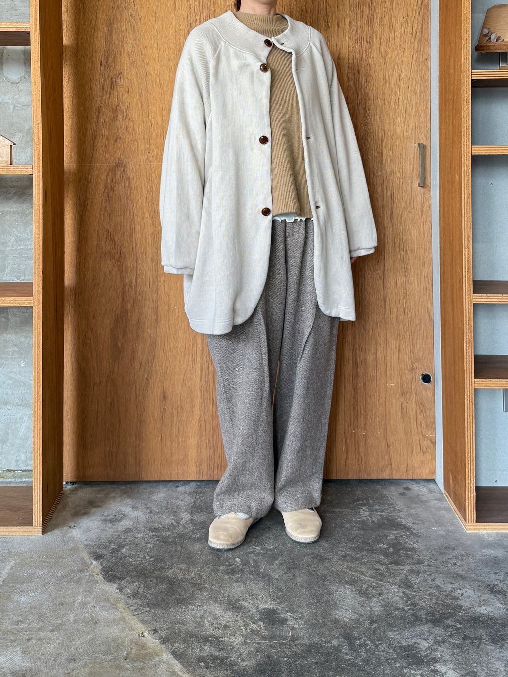 TISSU / オリジナルウールヘリンボン タックストレートPT（ベージュヘリンボン）