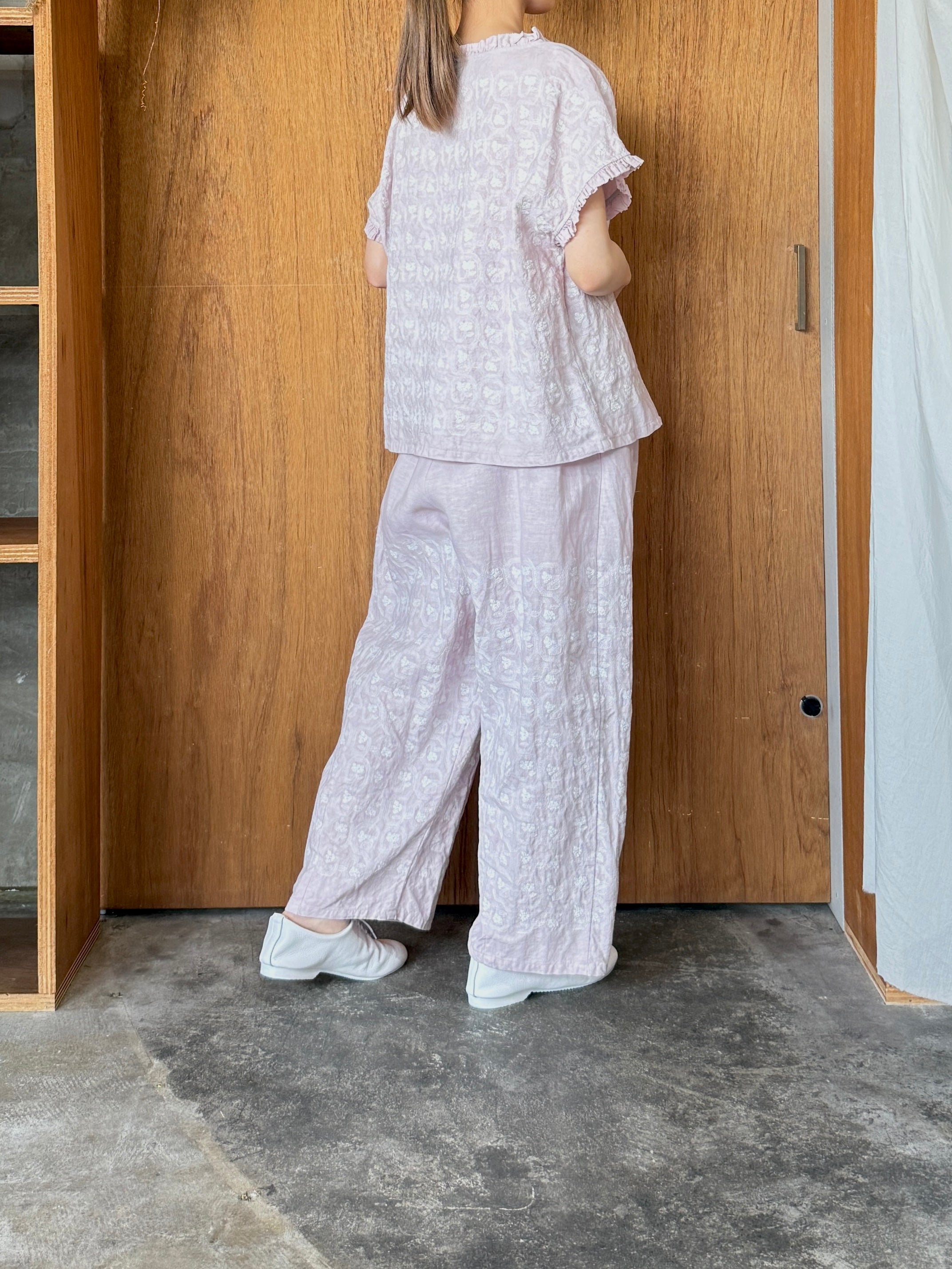 qiri / turu flower embroidery frill blouse (ラベンダー