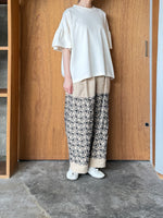 qiri / turu flower embroidery curve pents (サンド)