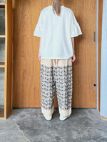 qiri / turu flower embroidery curve pents (サンド)