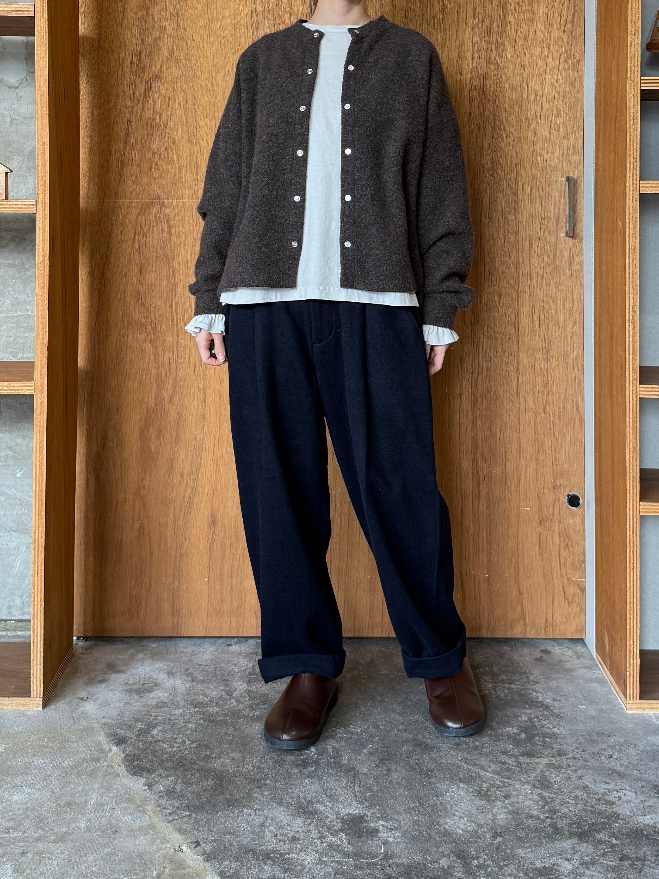 TISSU / カシミヤビーバー タックストレートPT（クロ）