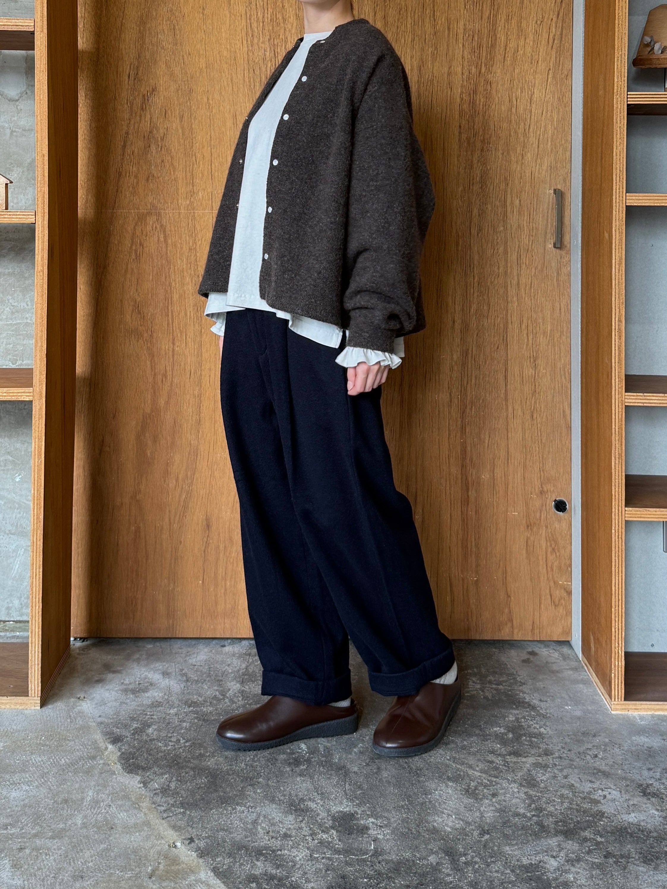 TISSU / カシミヤビーバー タックストレートPT（クロ）