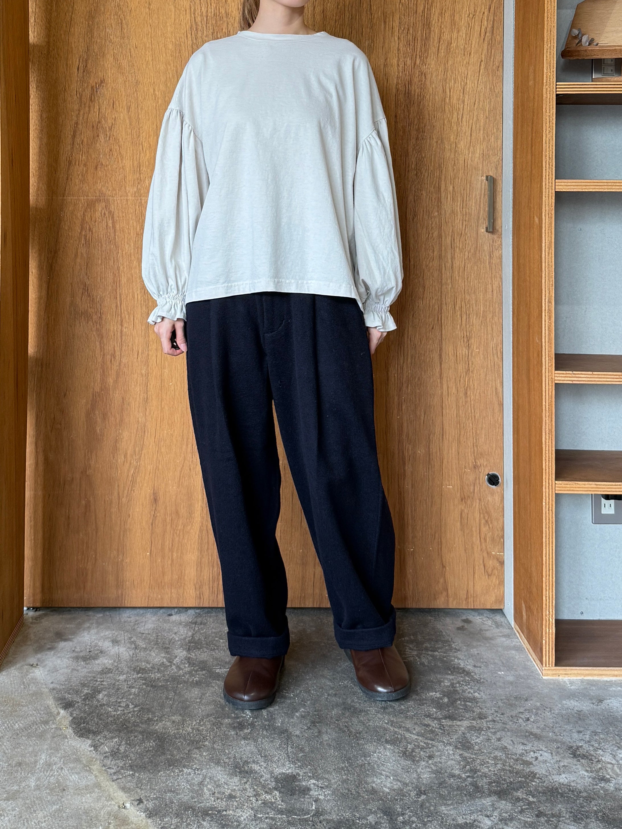 TISSU / カシミヤビーバー タックストレートPT（ネイビー）