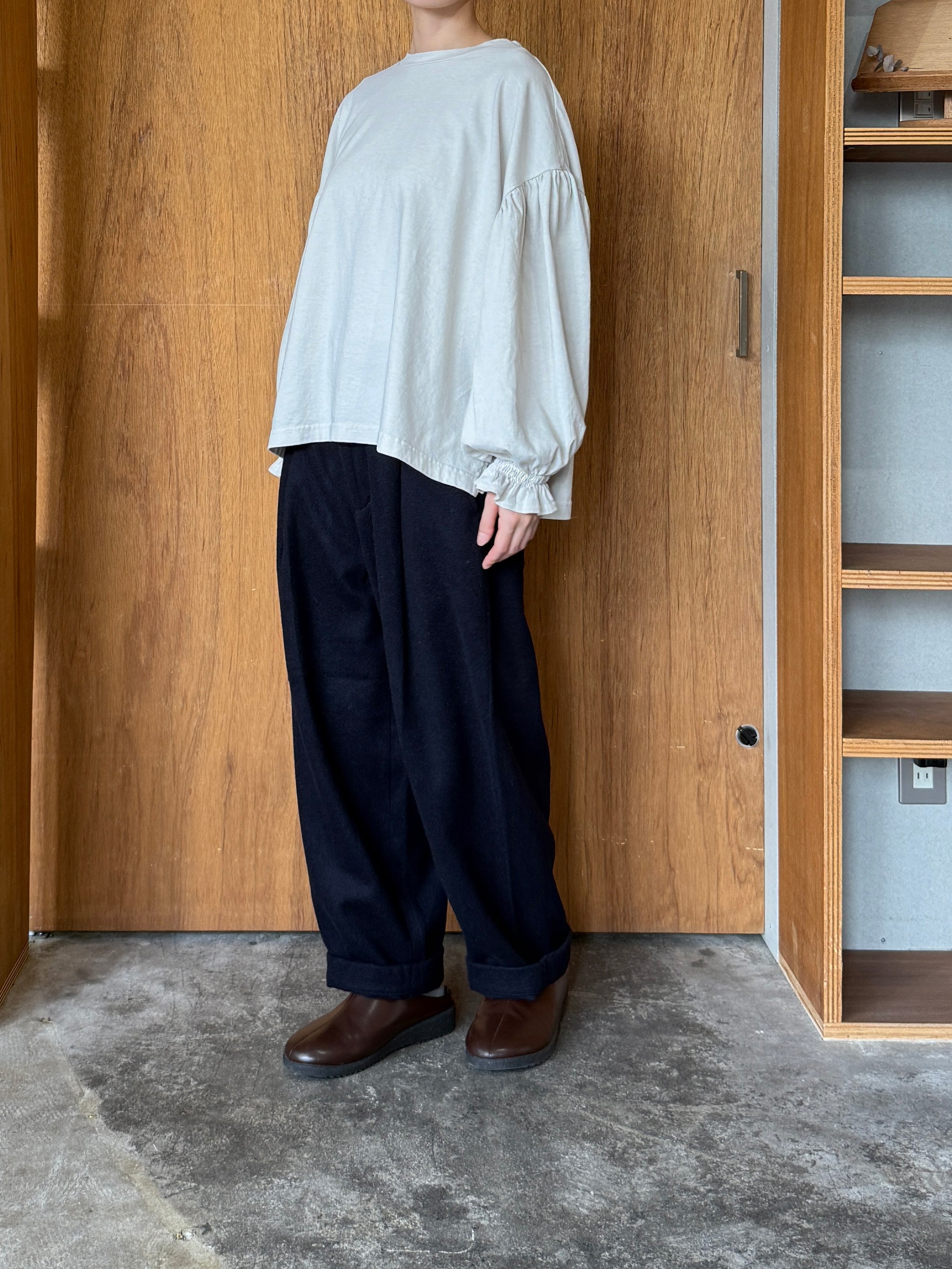 TISSU / カシミヤビーバー タックストレートPT（ネイビー）