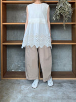 【SALE】tumugu / カットワークレース 2wayノースリチュニック（IVORY）