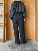 TISSU / オリジナルウールヘリンボン タックストレートPT（クロヘリンボン）