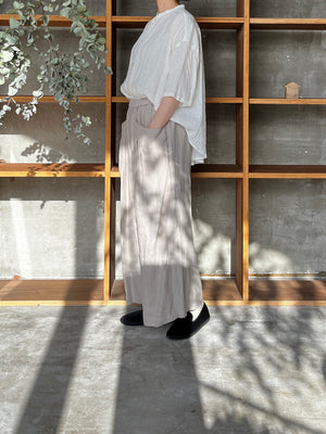 IKKUNA / short-sleeve gathered blouse