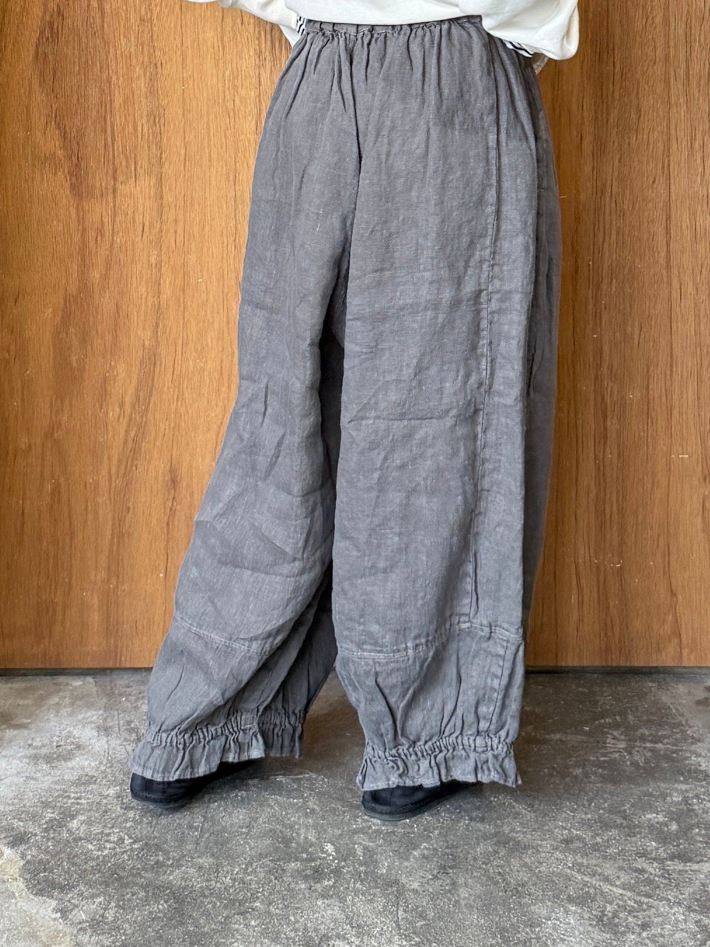 tumugu / ソリトリネン パンツ（SLATE GRAY）