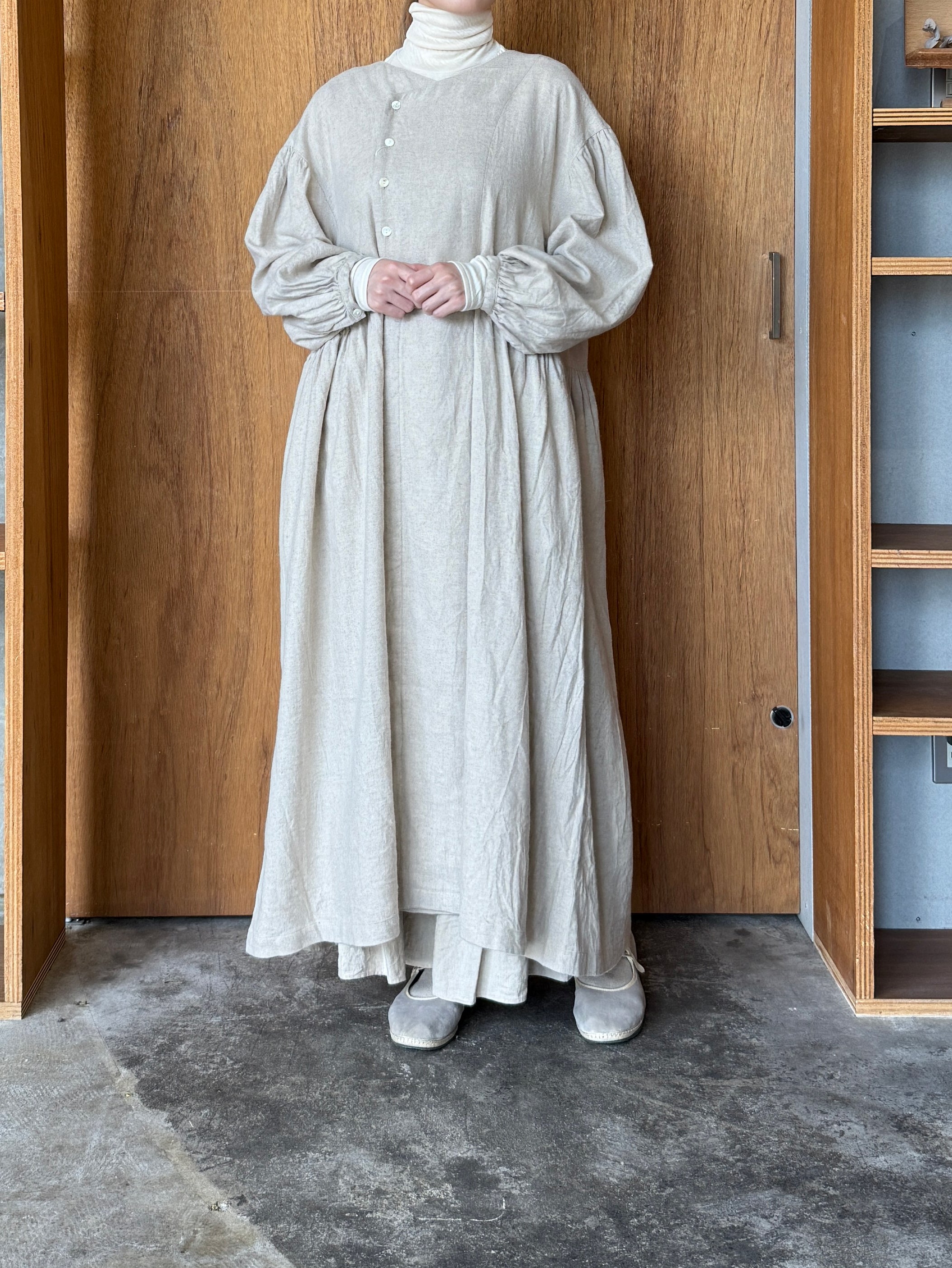 UNIVERSAL TISSU /  綿麻起毛ツイル ガウンワンピース（キナリ）