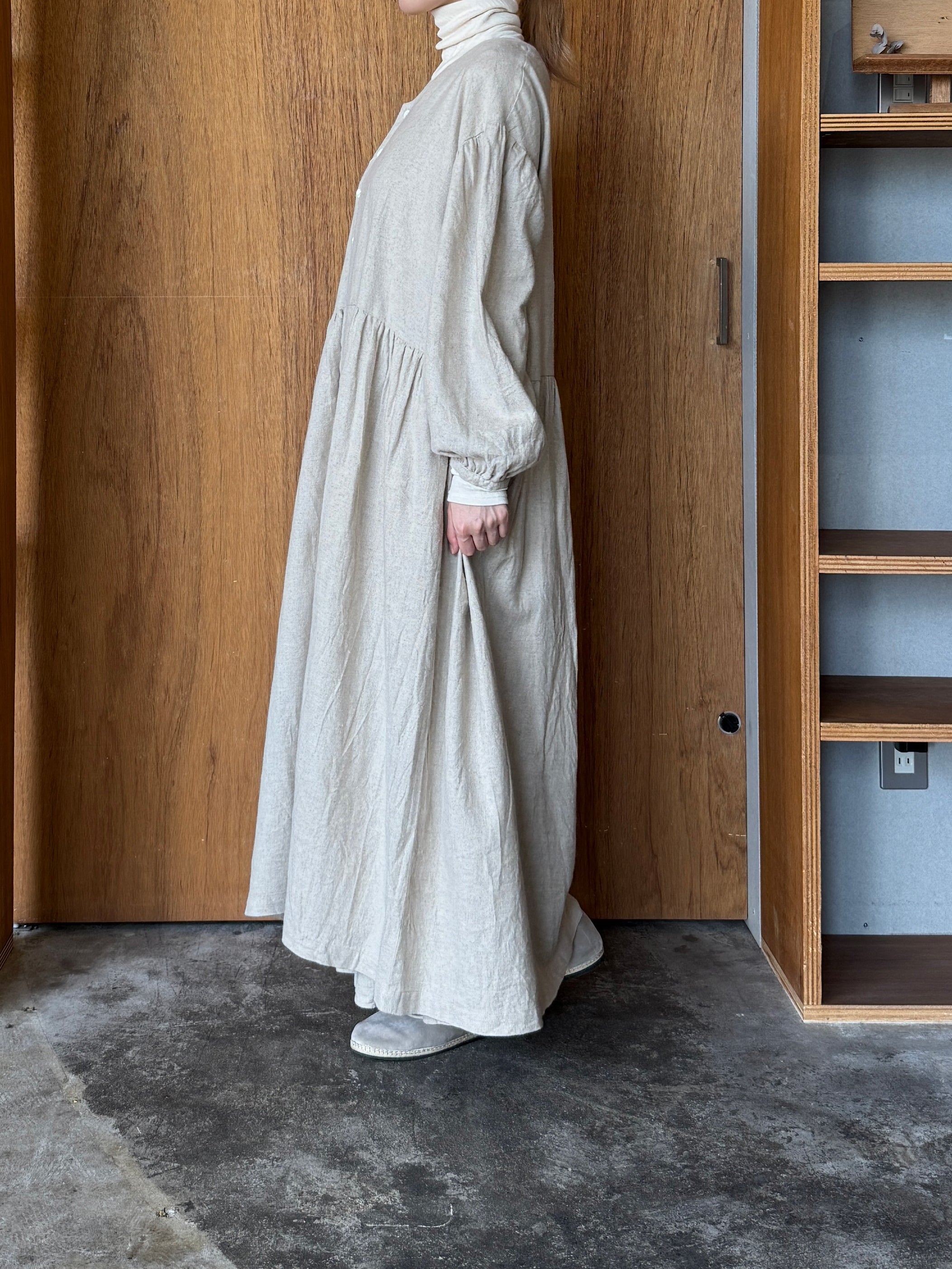UNIVERSAL TISSU /  綿麻起毛ツイル ガウンワンピース（キナリ）