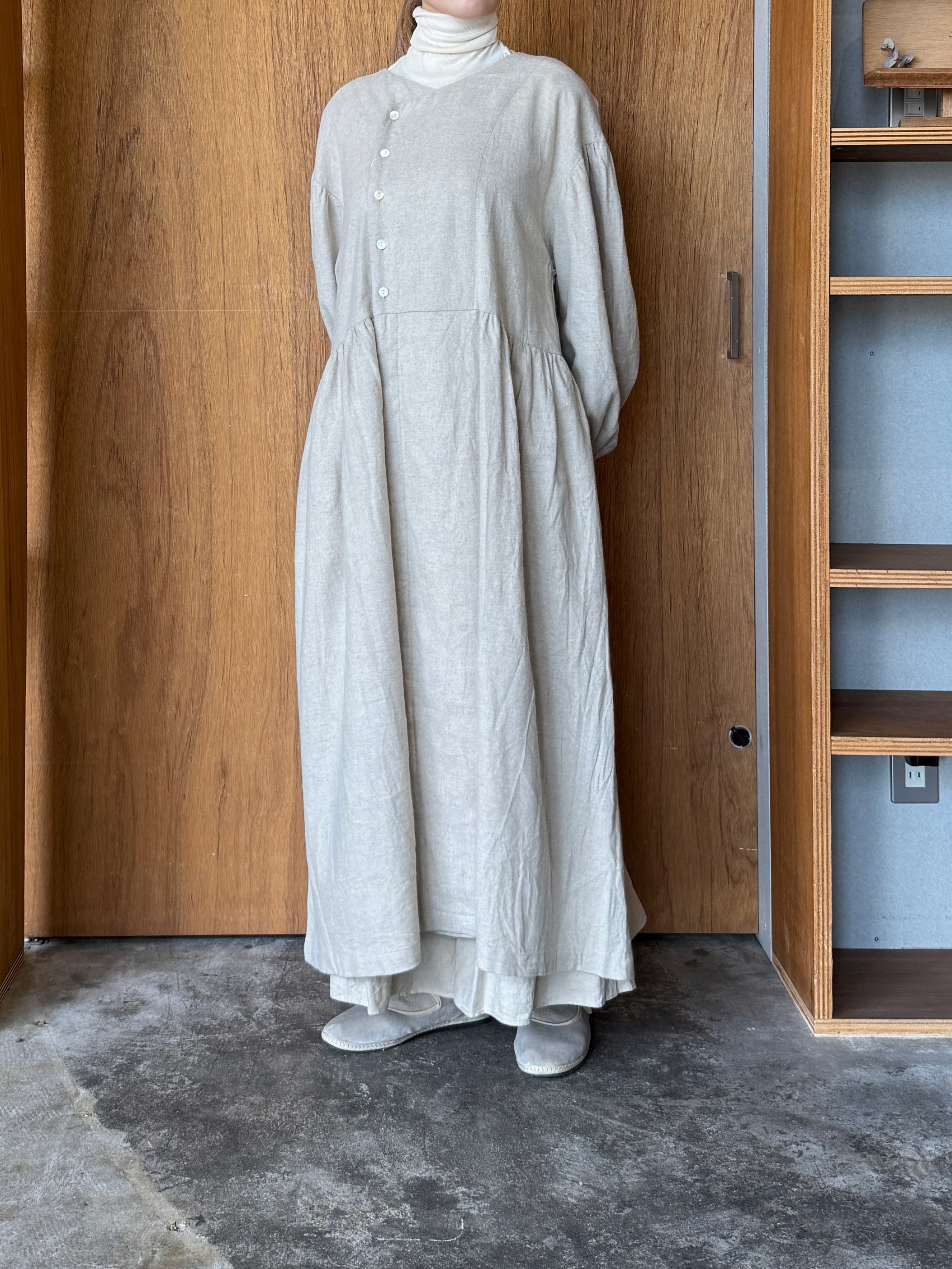 UNIVERSAL TISSU /  綿麻起毛ツイル ガウンワンピース（キナリ）