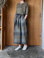 Vlas Blomme / Linen Plainstitch シルケット 後ろ切り替え 半袖プルオーバー (Olive)
