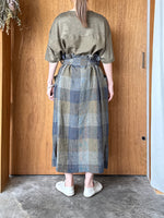 Vlas Blomme / Linen Plainstitch シルケット 後ろ切り替え 半袖プルオーバー (Olive)