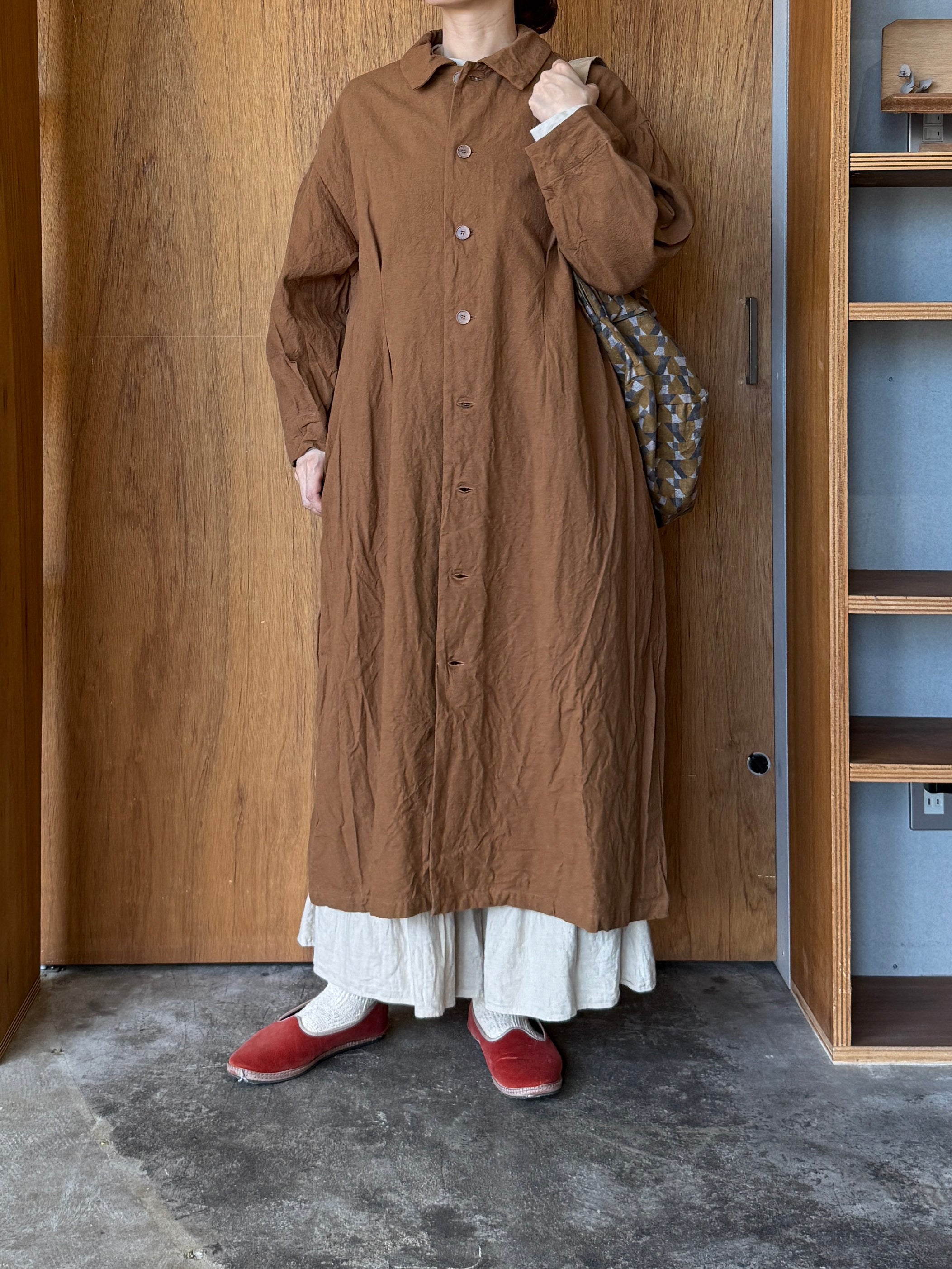 ROBE de PEAU / PAINTER CANVAS COAT (ALMOND)