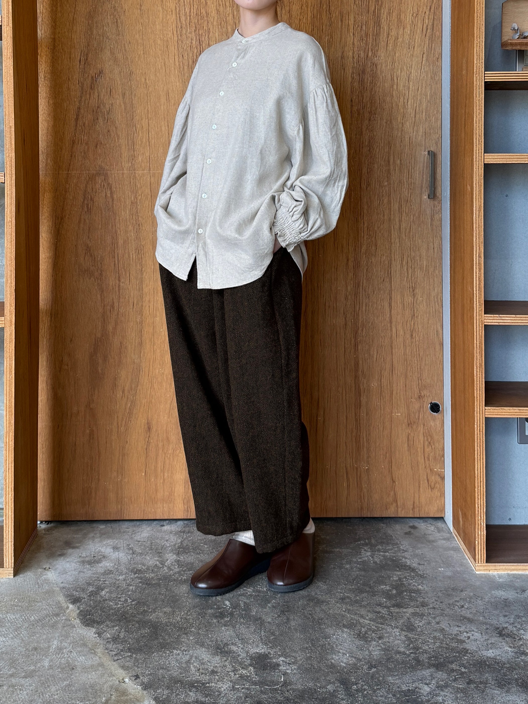 UNIVERSAL TISSU /  綿麻起毛ツイル ギャザースリーブブラウス（キナリ）