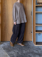 UNIVERSAL TISSU /  綿麻起毛ツイル ギャザースリーブブラウス（モカ）