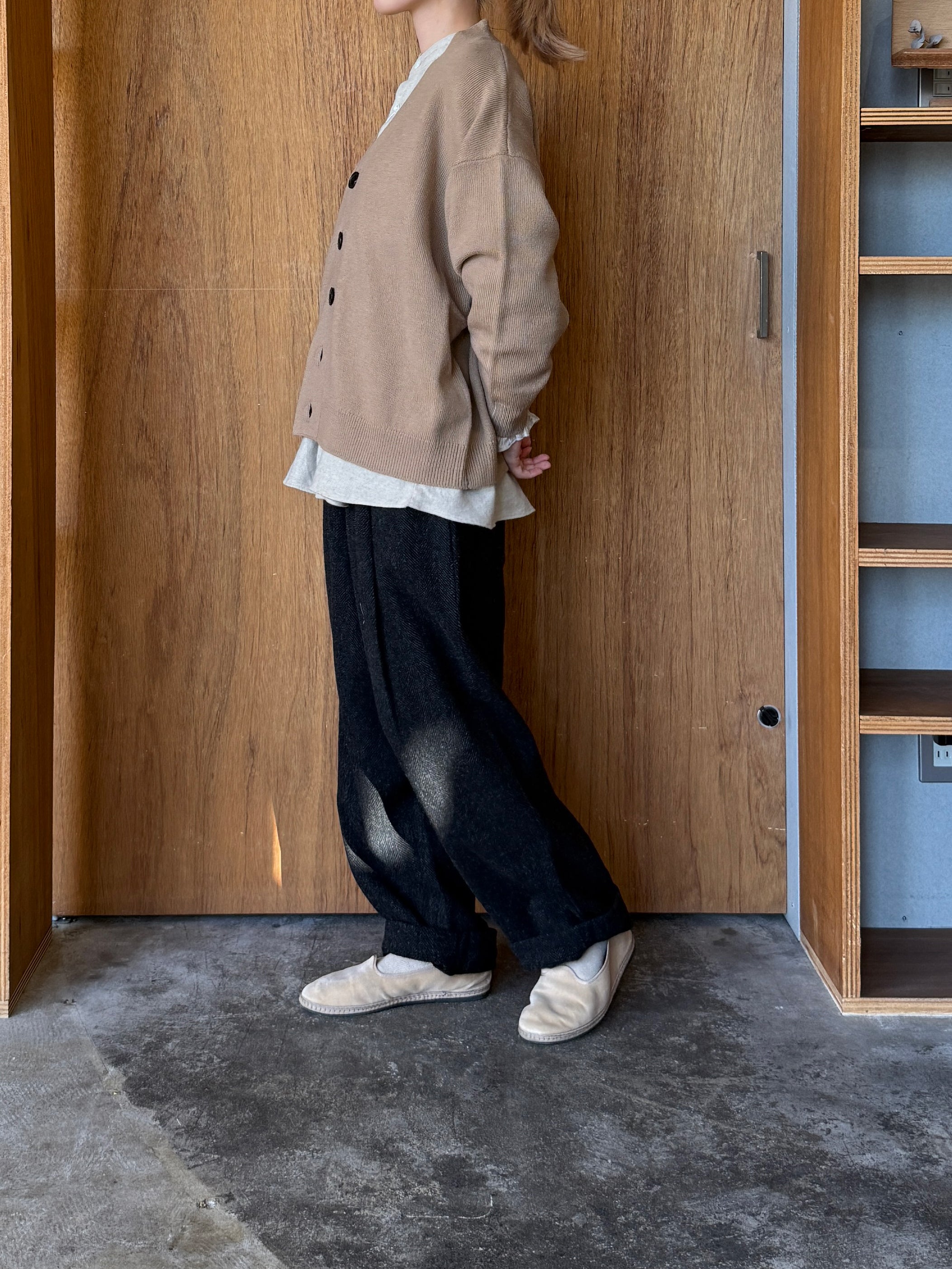 UNIVERSAL TISSU /  フレンチメリノ Vネックカーディガン（モカ）