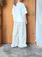 UNIVERSAL SEVEN / クラシック天竺 ショルダーフリルTシャツ（シロ×シロ）