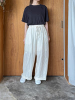 qiri / antique chain embroidery gather  pants (キナリ)