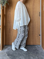 qiri / grow embroidery gather pants (ベージュ黒柄)