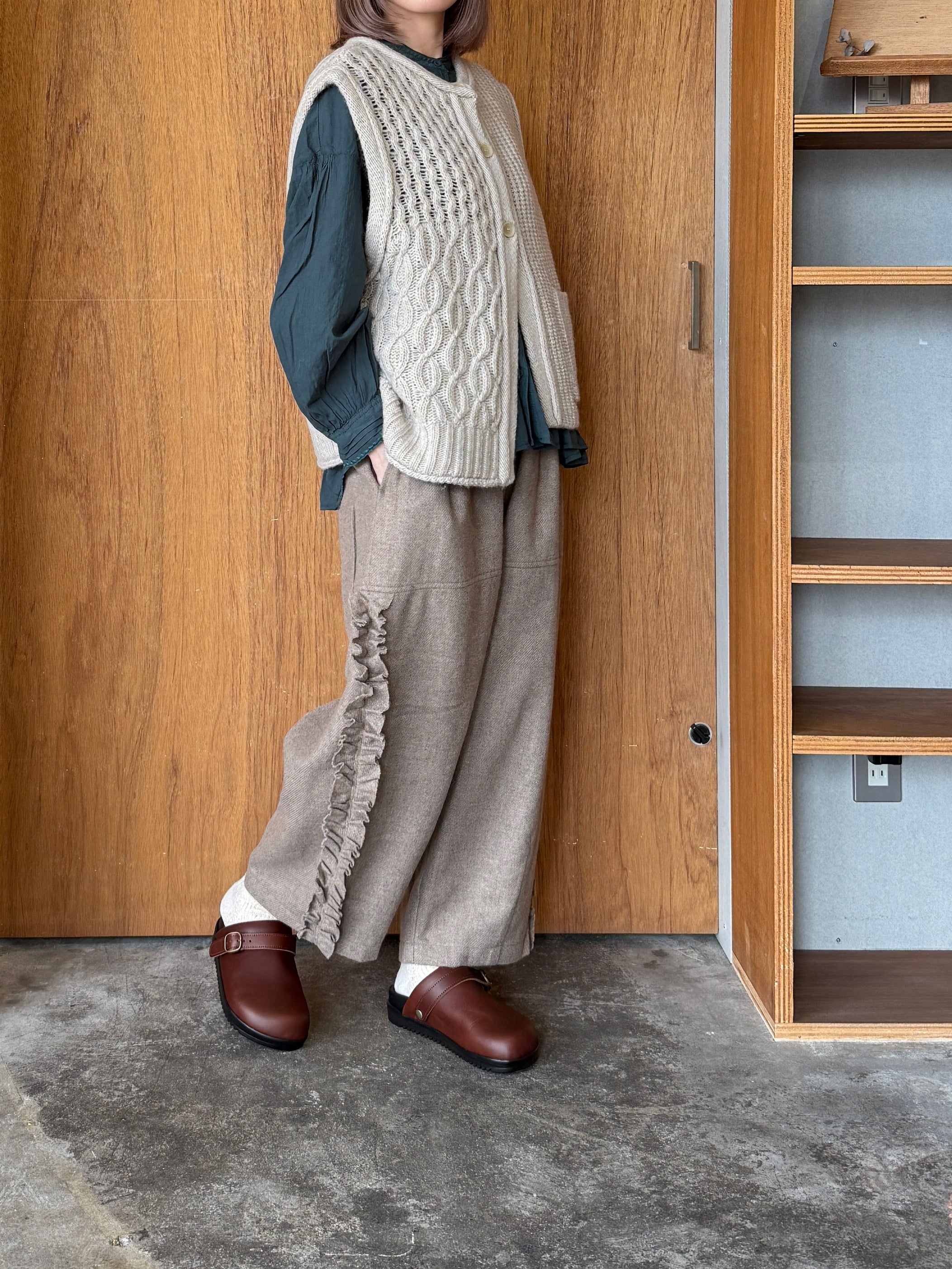 tumugu / ミックスケーブルユニット 2wayベスト（BEIGE）