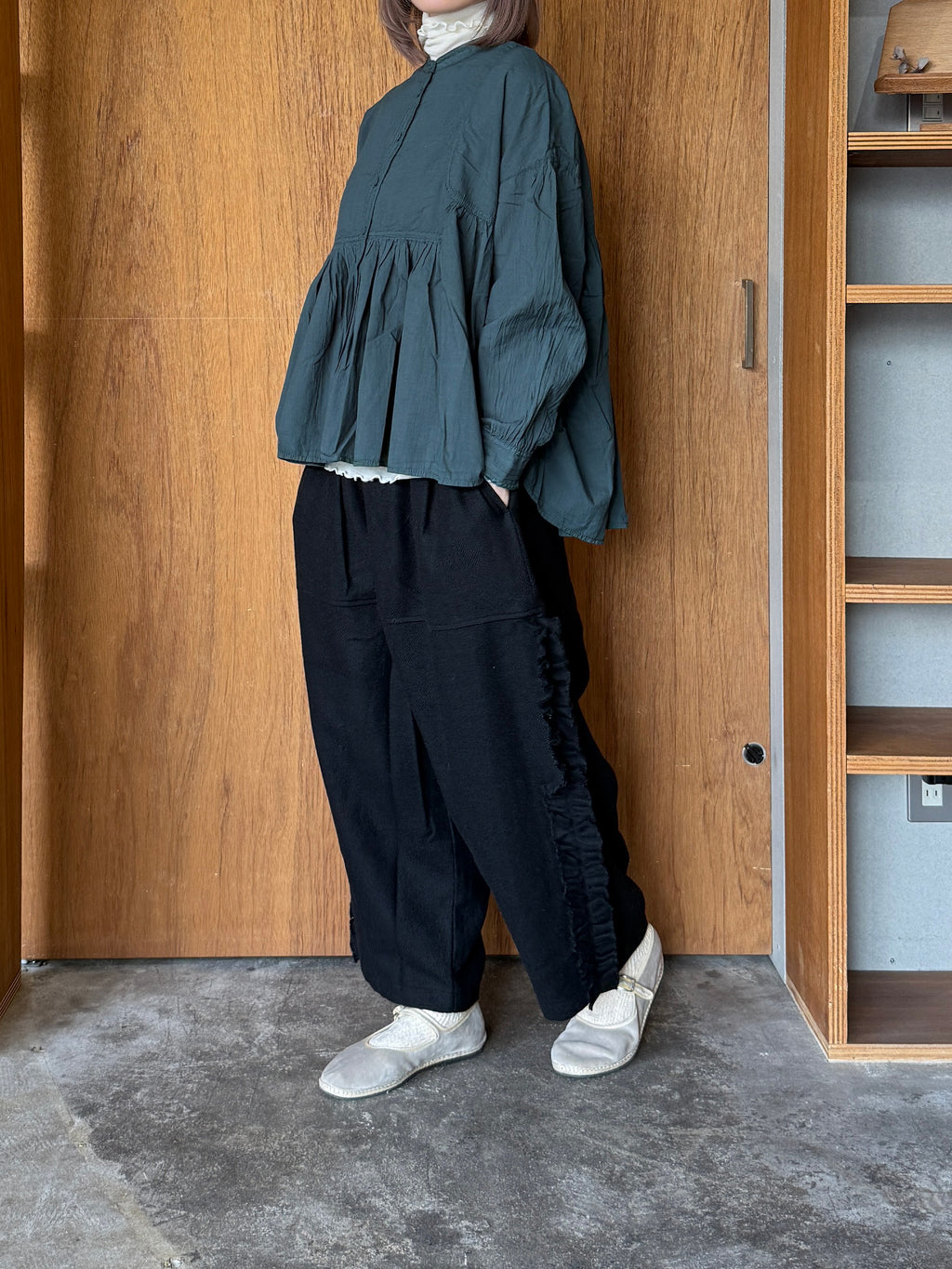 tumugu / ふわふわコットン ブラウス（DARK GREEN）