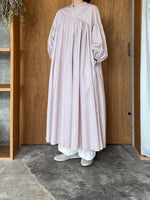 【SALE】UNIVERSAL TISSU / ナチュラルタイプライター バンドカラーギャザーOP