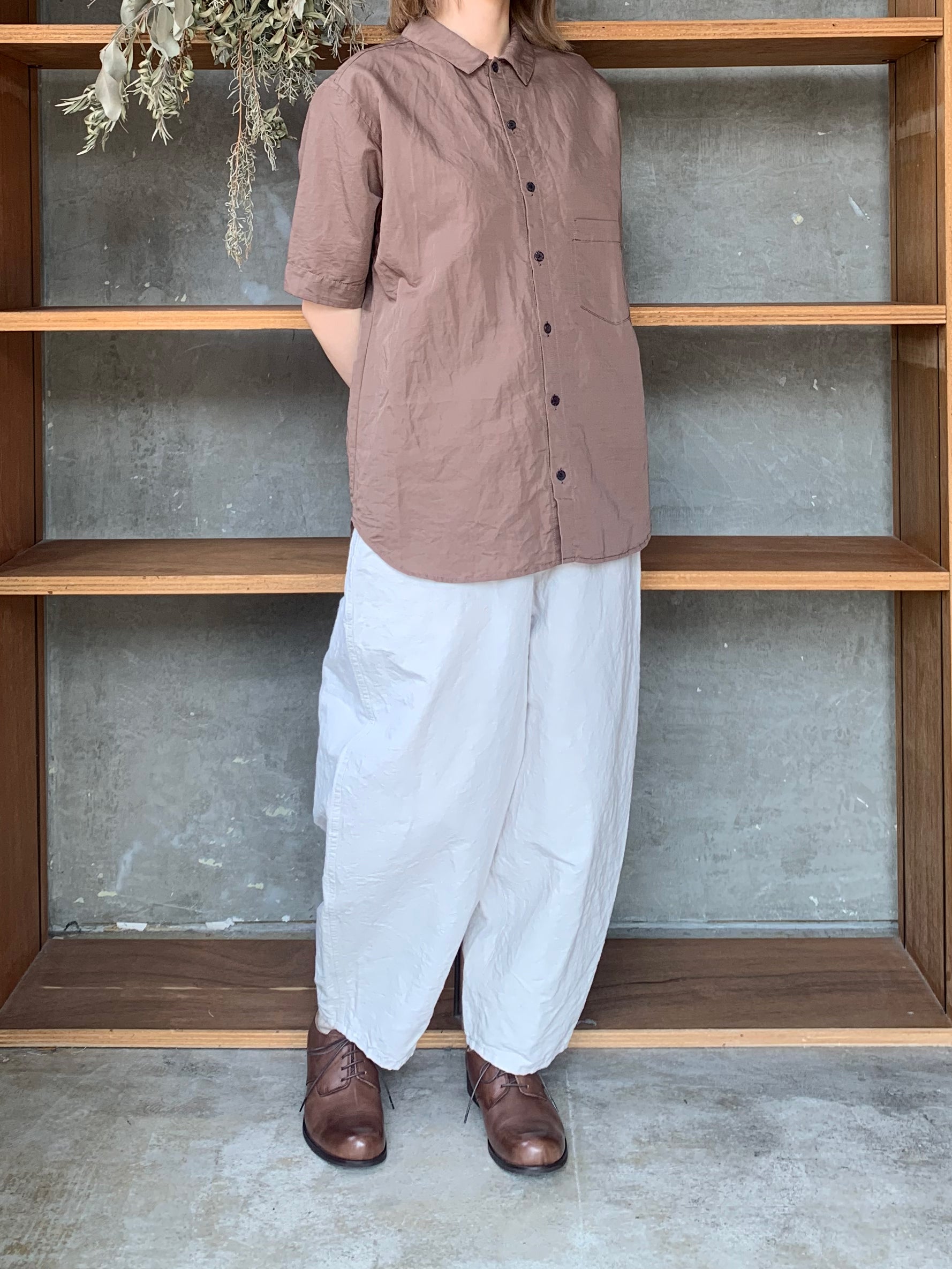 Vlas Blomme / Cotton Ramie Poplin　半袖シャツ(Olive)