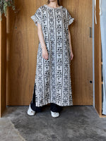 qiri / grow embroidery frill one-piece (ベージュ黒柄)