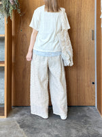 qiri / 花吹雪 jacquard frill bag (ベージュ)