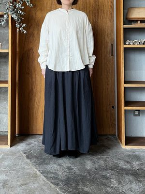 IKKUNA / gathered blouse（nude）