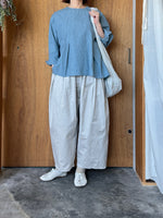 ROBE de PEAU / TUCKED BLOUSE (GRAYISH BLUE)